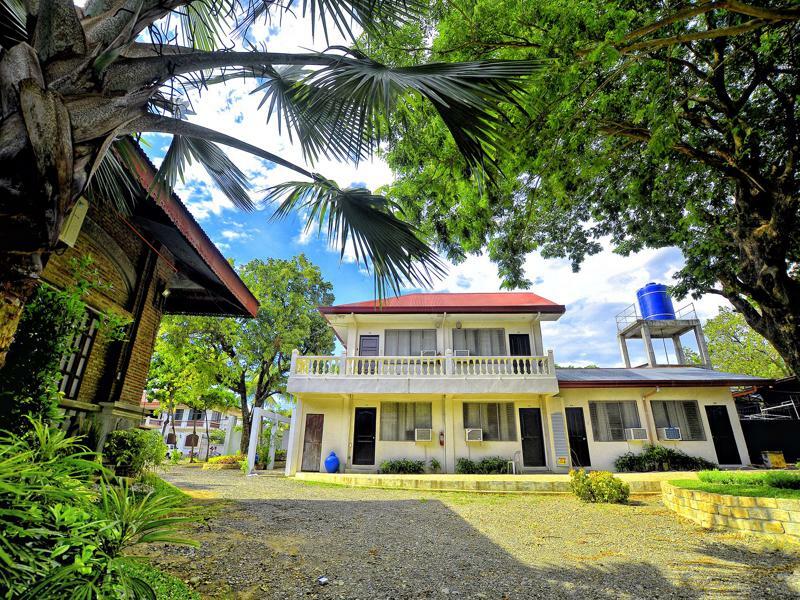 Reddoorz Plus Near Vigan Convention Center Hotel Exterior photo