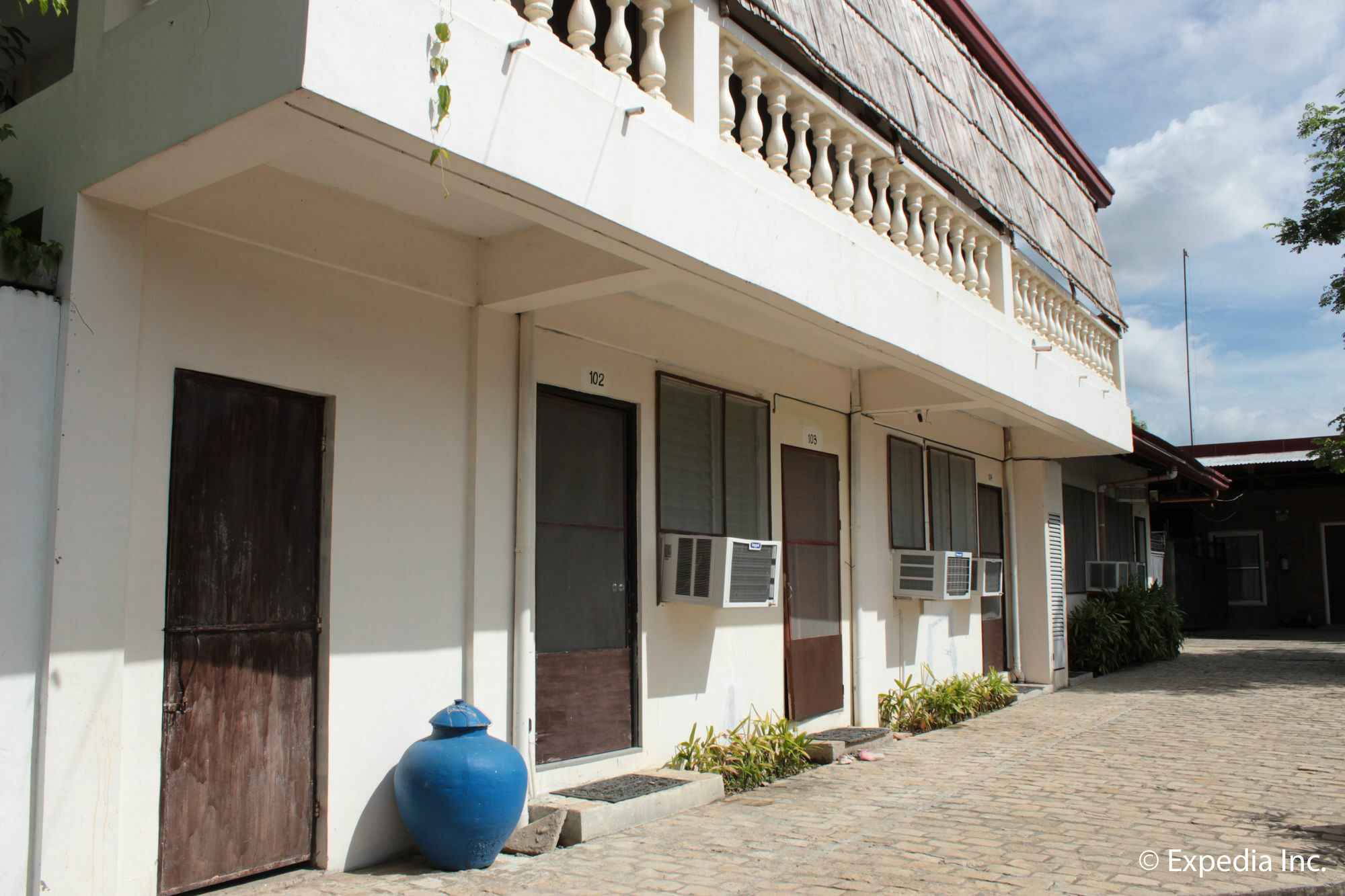 Reddoorz Plus Near Vigan Convention Center Hotel Exterior photo