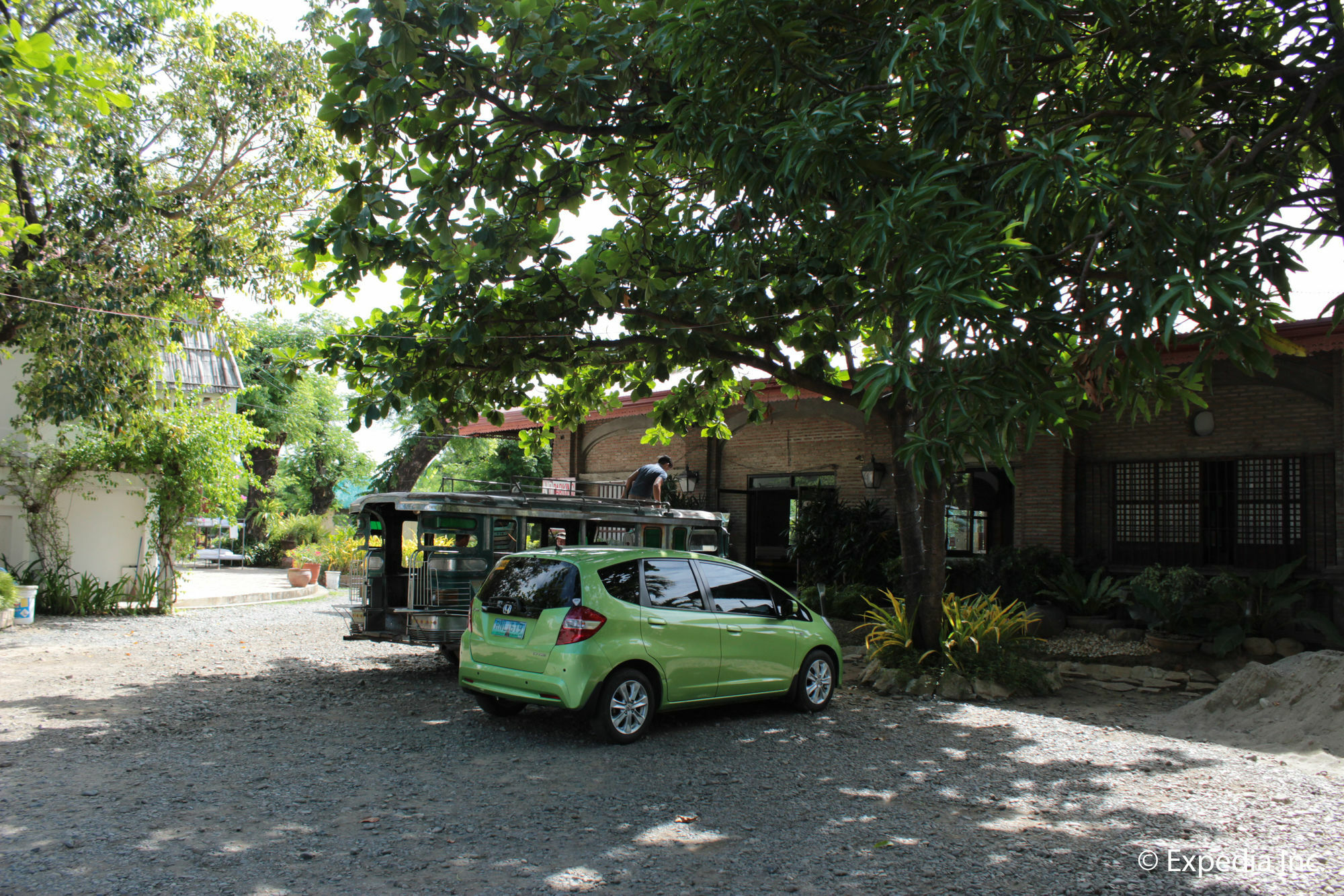 Reddoorz Plus Near Vigan Convention Center Hotel Exterior photo